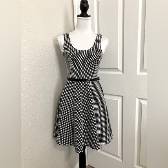 Rue21 Dresses & Skirts - Rue 21 Mini Polka Dot Dress with Belt size M